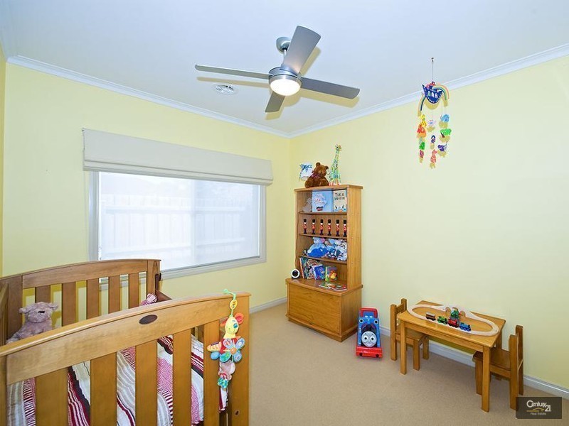 9 McCauley Street, Point Cook VIC 3030