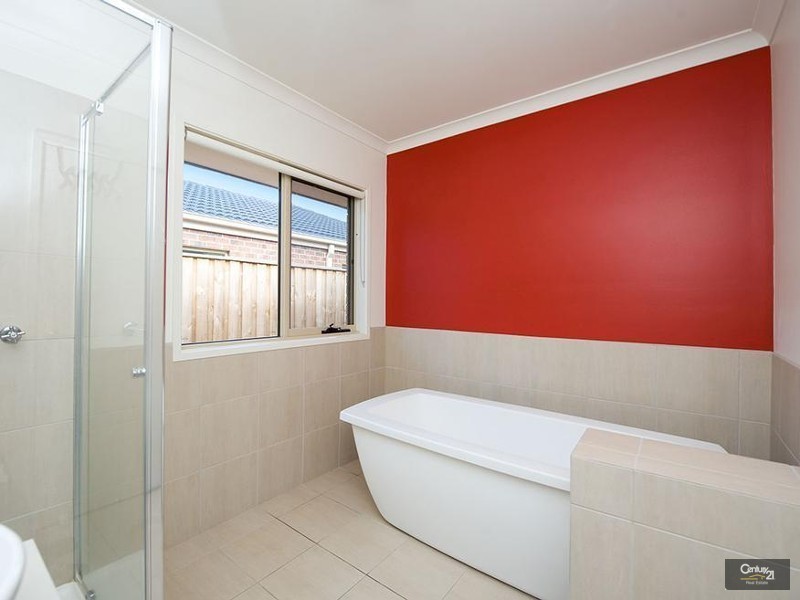 31 Arrowgrass Drive, Point Cook VIC 3030