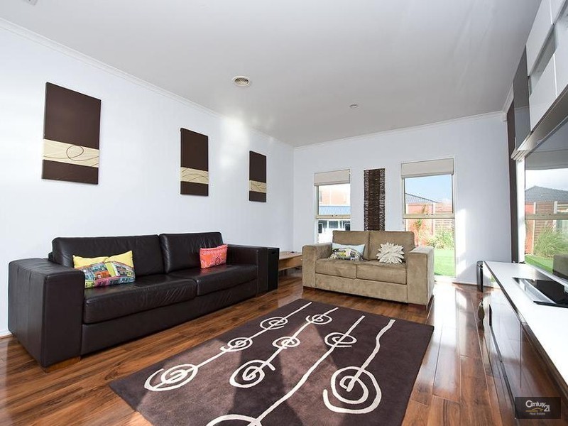 2 Brentley Close, Point Cook VIC 3030