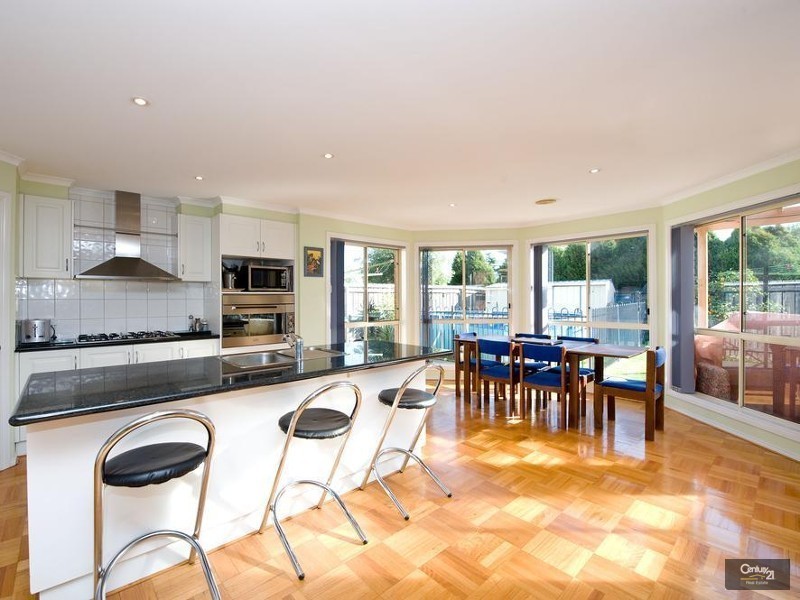 10 Markham Way, Altona Meadows VIC 3028