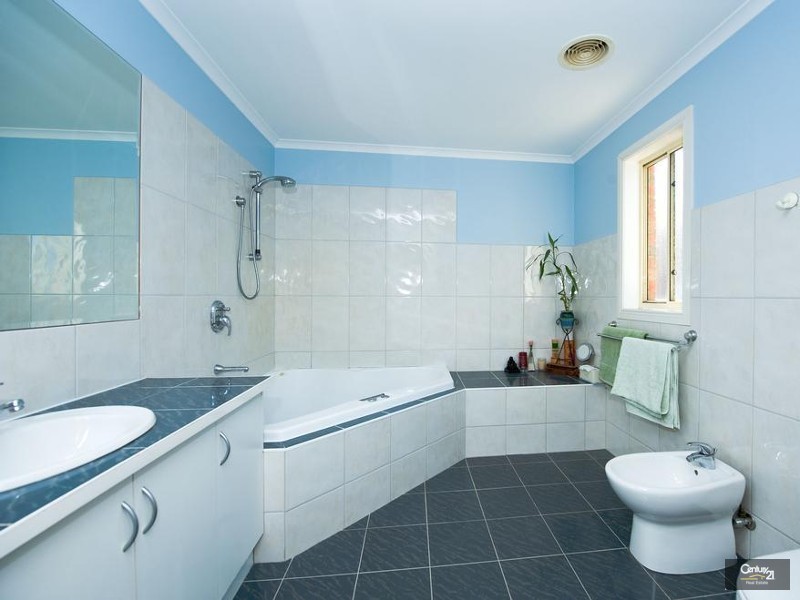 10 Markham Way, Altona Meadows VIC 3028