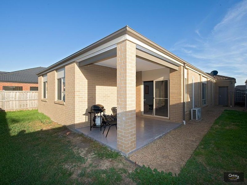 102 Yuruga Boulevard, Point Cook VIC 3030