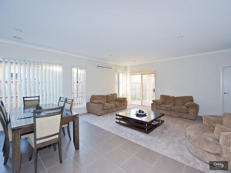 102 Yuruga Boulevard, Point Cook VIC 3030