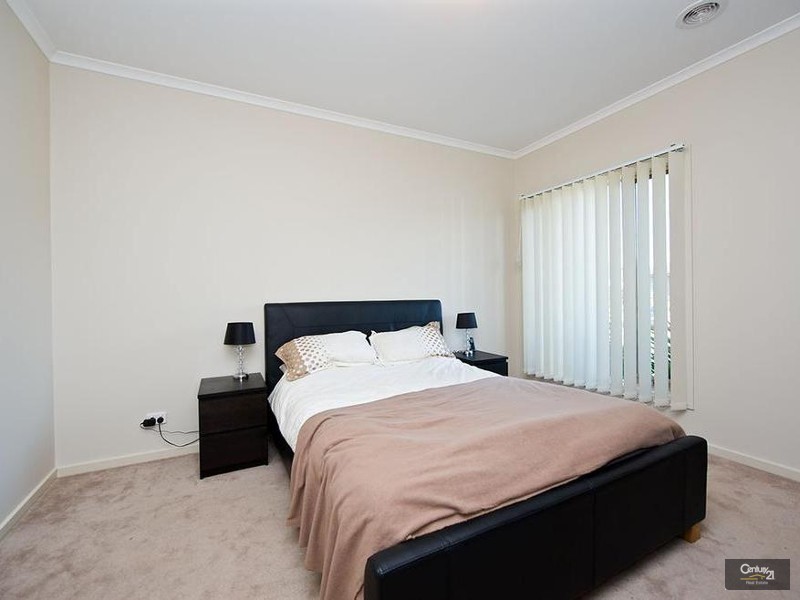 102 Yuruga Boulevard, Point Cook VIC 3030