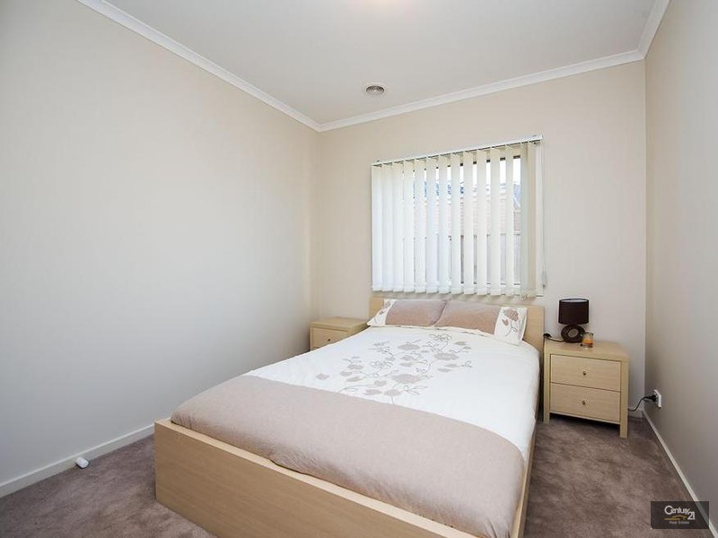 102 Yuruga Boulevard, Point Cook VIC 3030