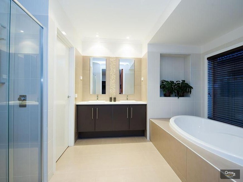 6 Umbrella Way, Point Cook VIC 3030