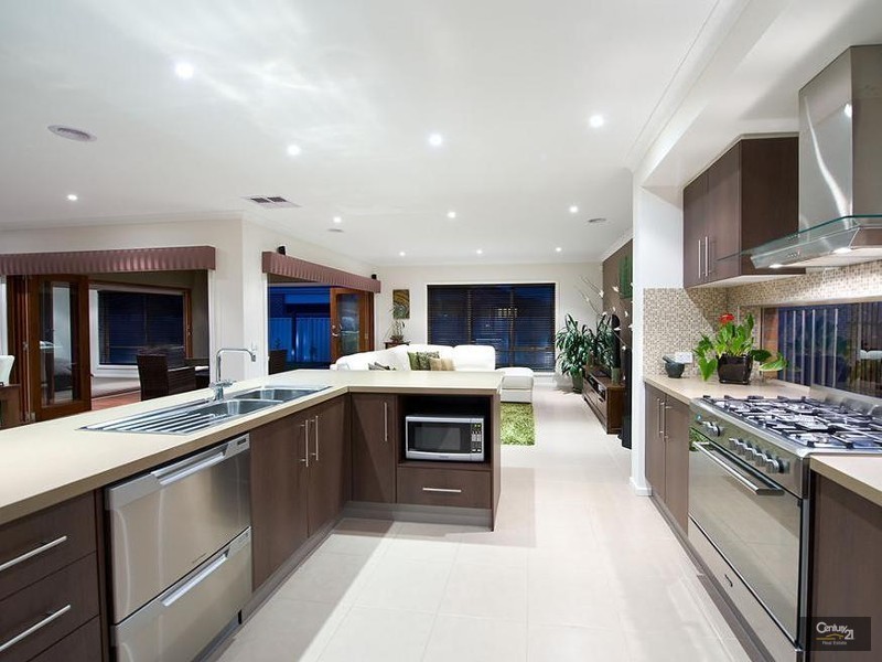 6 Umbrella Way, Point Cook VIC 3030