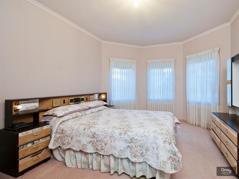 2 Kemerton Close, Point Cook VIC 3030