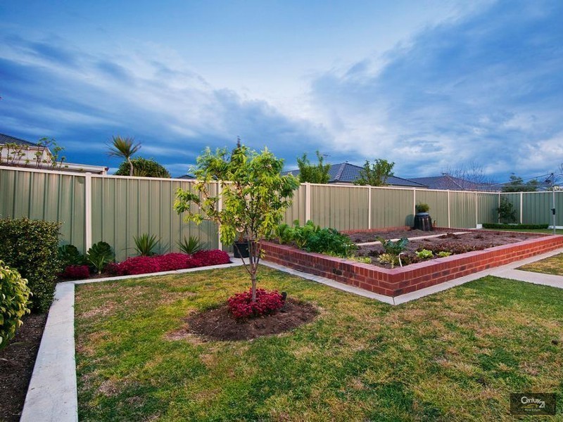 2 Kemerton Close, Point Cook VIC 3030