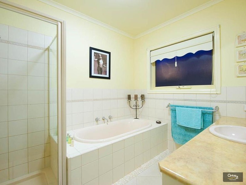 3 Willowgreen Way, Point Cook VIC 3030