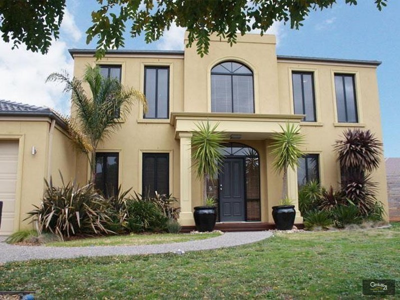 4 Violet Way, Point Cook VIC 3030