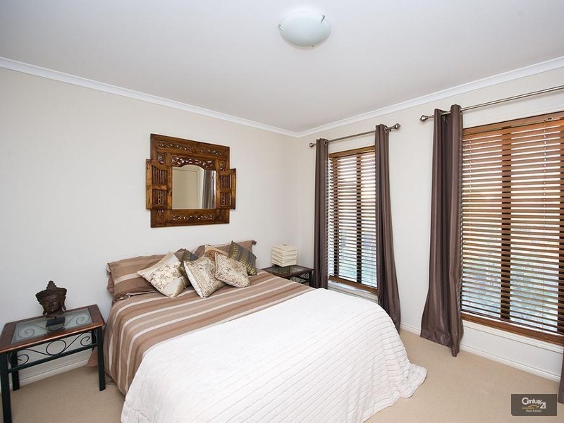 4 Violet Way, Point Cook VIC 3030