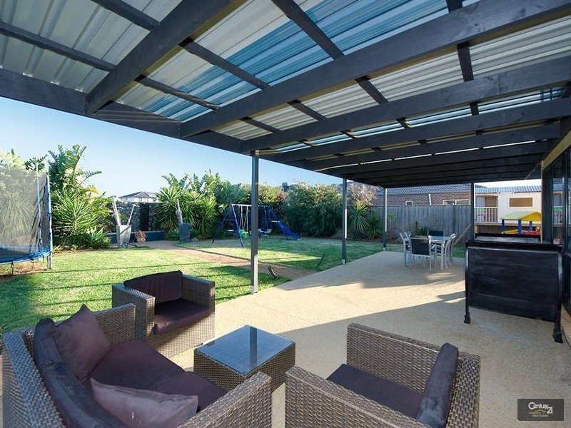 4 Violet Way, Point Cook VIC 3030