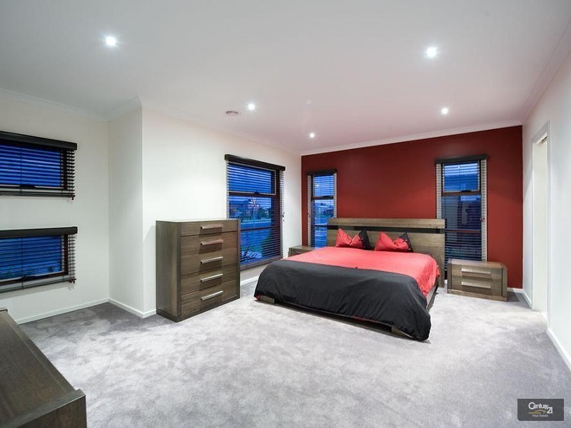 40 Prudence Parade, Point Cook VIC 3030