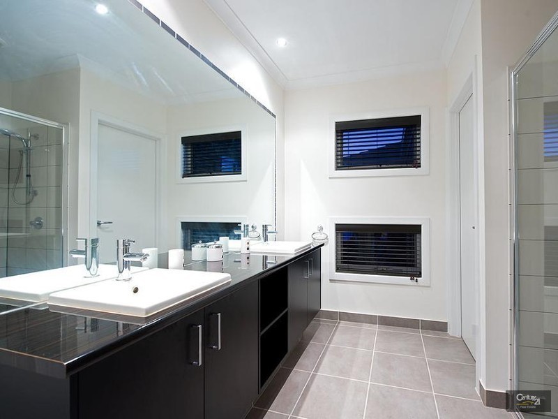 40 Prudence Parade, Point Cook VIC 3030