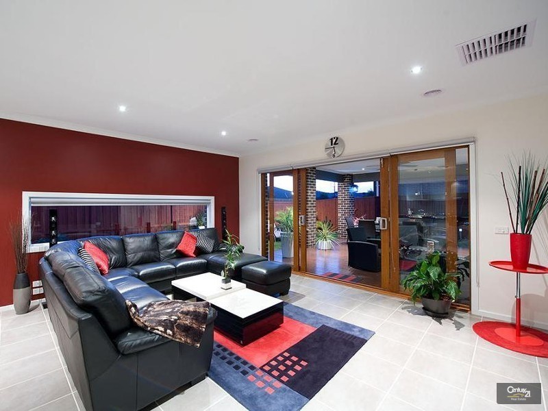 40 Prudence Parade, Point Cook VIC 3030