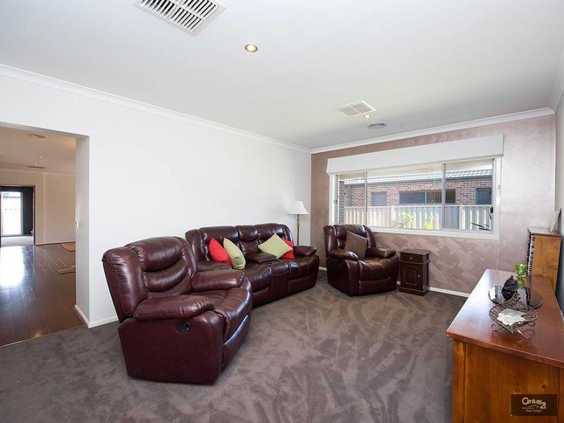 31 Tarango Drive, Point Cook VIC 3030
