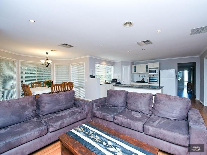 3 Marseilles Way, Point Cook VIC 3030
