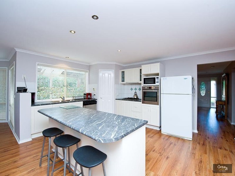 3 Marseilles Way, Point Cook VIC 3030