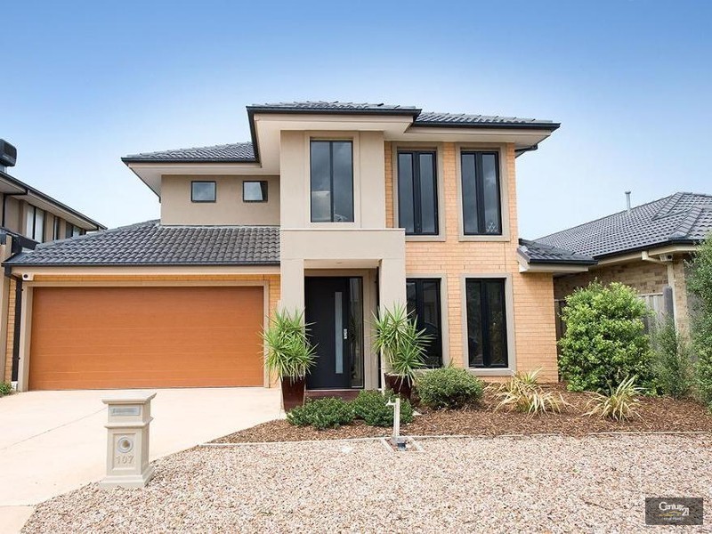 107 Middle Park Drive, Sanctuary Lakes VIC 3030