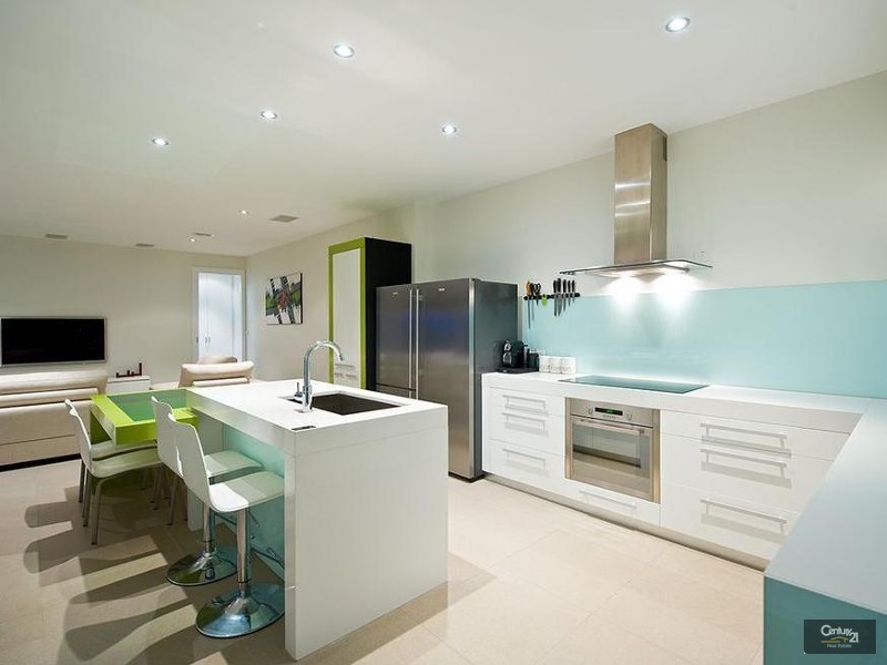 73 Middle Park Drive, Sanctuary Lakes VIC 3030