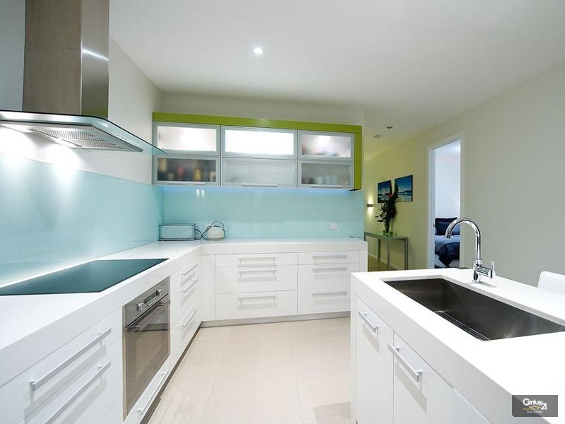 73 Middle Park Drive, Sanctuary Lakes VIC 3030