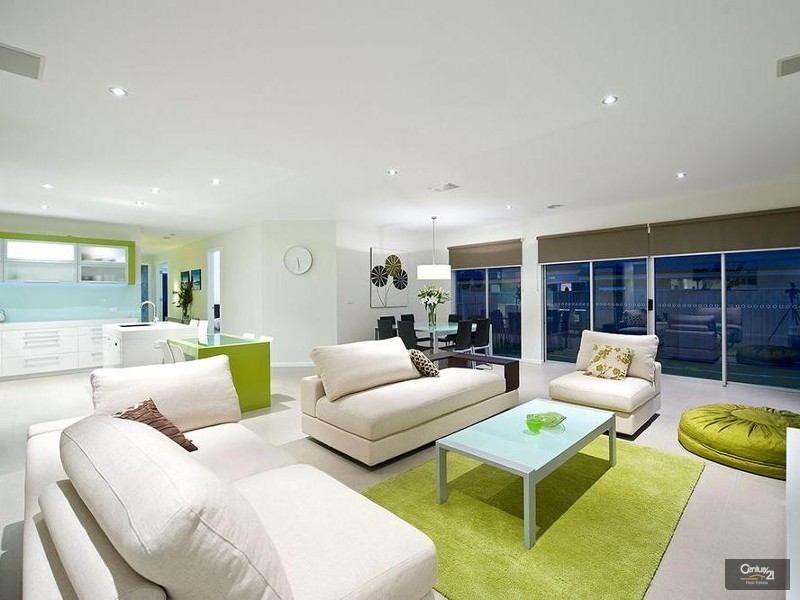 73 Middle Park Drive, Sanctuary Lakes VIC 3030