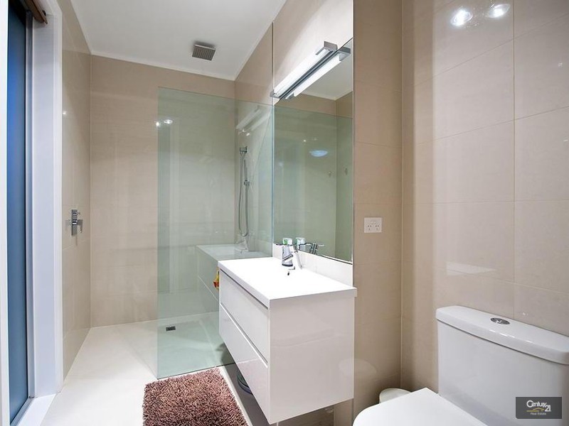 73 Middle Park Drive, Sanctuary Lakes VIC 3030