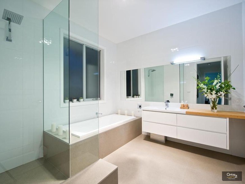 73 Middle Park Drive, Sanctuary Lakes VIC 3030