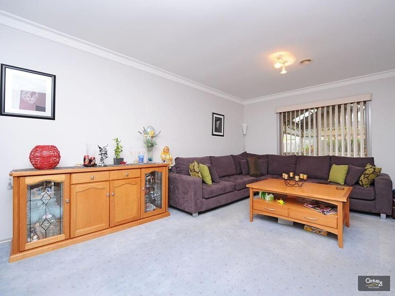 9 Lancaster Drive, Point Cook VIC 3030