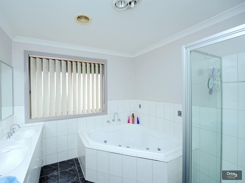 9 Lancaster Drive, Point Cook VIC 3030