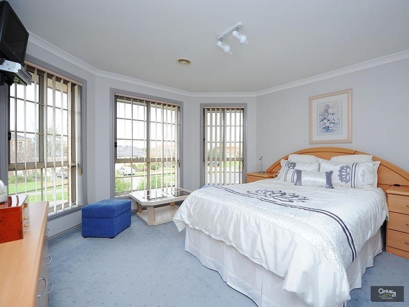 9 Lancaster Drive, Point Cook VIC 3030