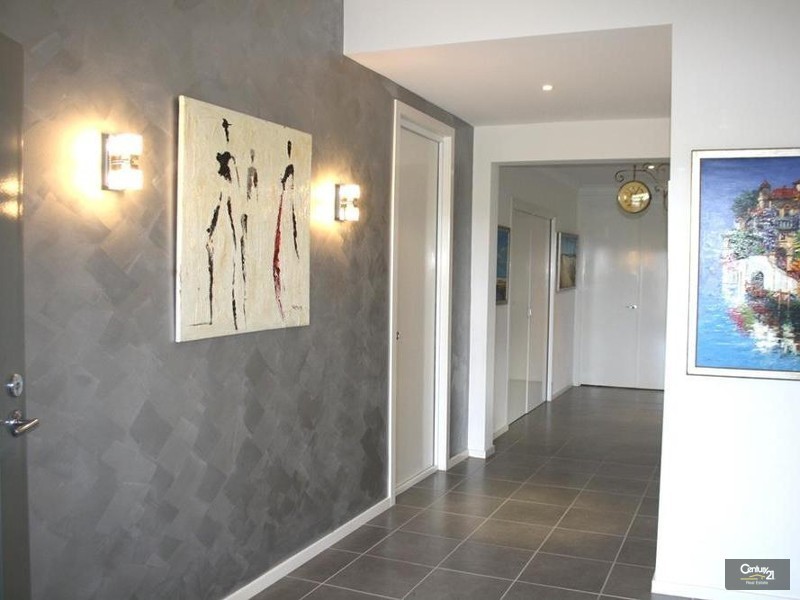 6 Waiben Crescent, Point Cook VIC 3030