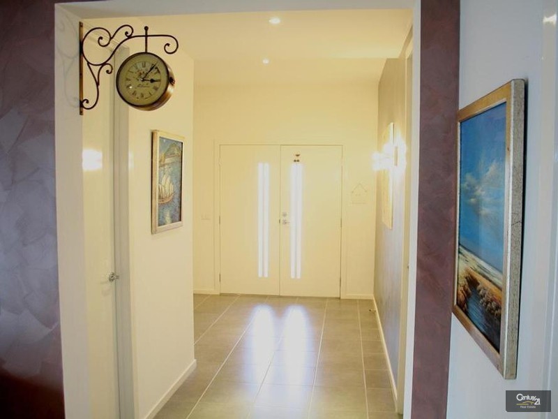 6 Waiben Crescent, Point Cook VIC 3030