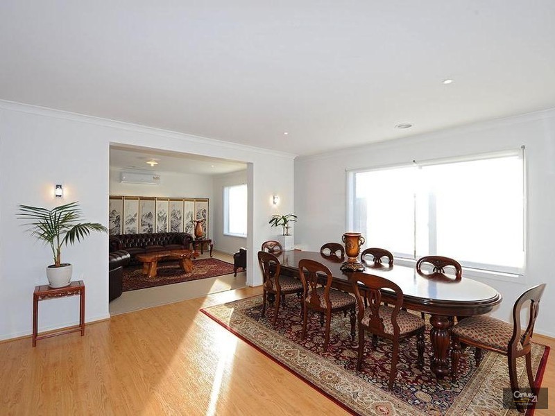 6 Waiben Crescent, Point Cook VIC 3030