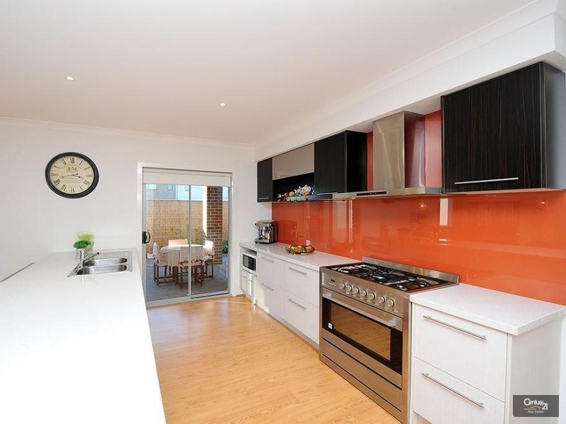 6 Waiben Crescent, Point Cook VIC 3030