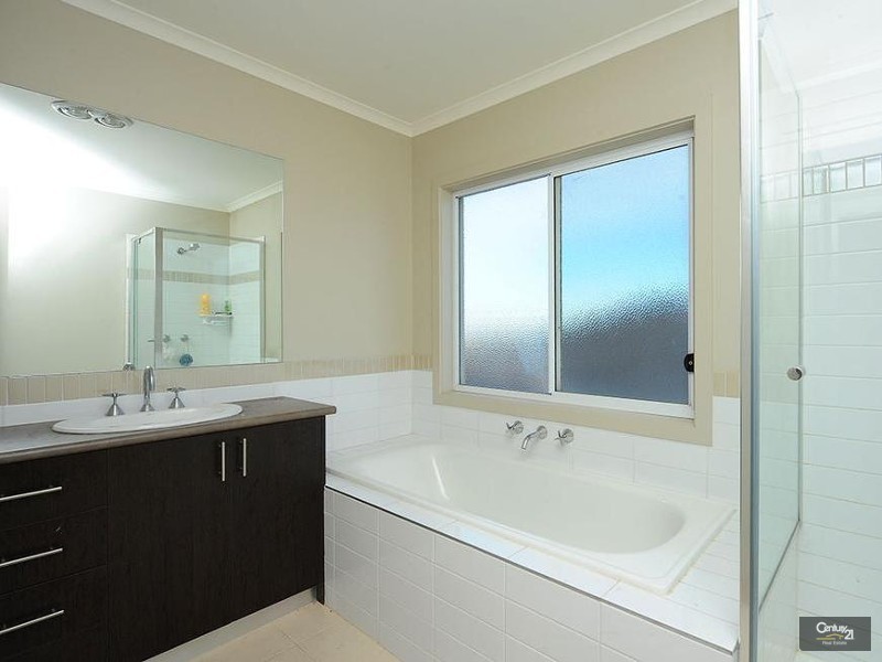 244 Boardwalk Blvd, Point Cook VIC 3030