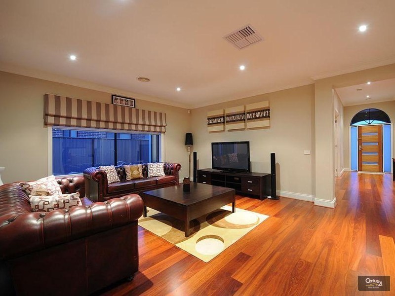 25 Hasluck Gardens, Point Cook VIC 3030