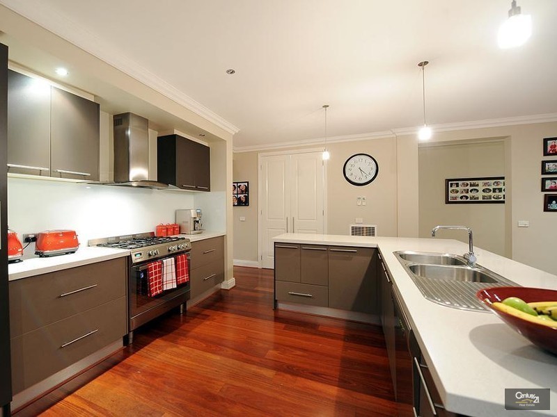 25 Hasluck Gardens, Point Cook VIC 3030