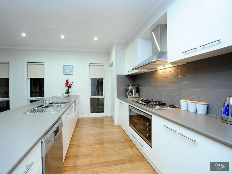 10 Arbour Ave, Point Cook VIC 3030