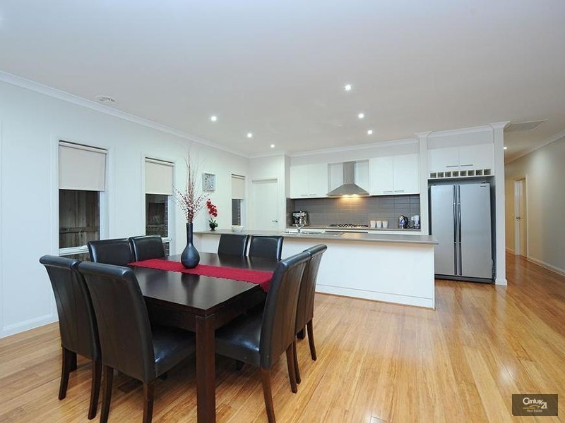 10 Arbour Ave, Point Cook VIC 3030