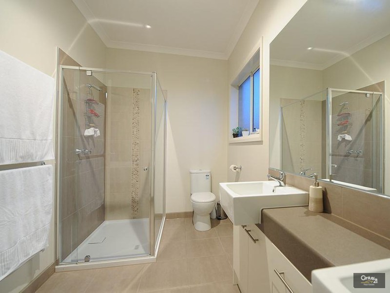 10 Arbour Ave, Point Cook VIC 3030