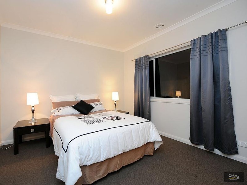 10 Arbour Ave, Point Cook VIC 3030