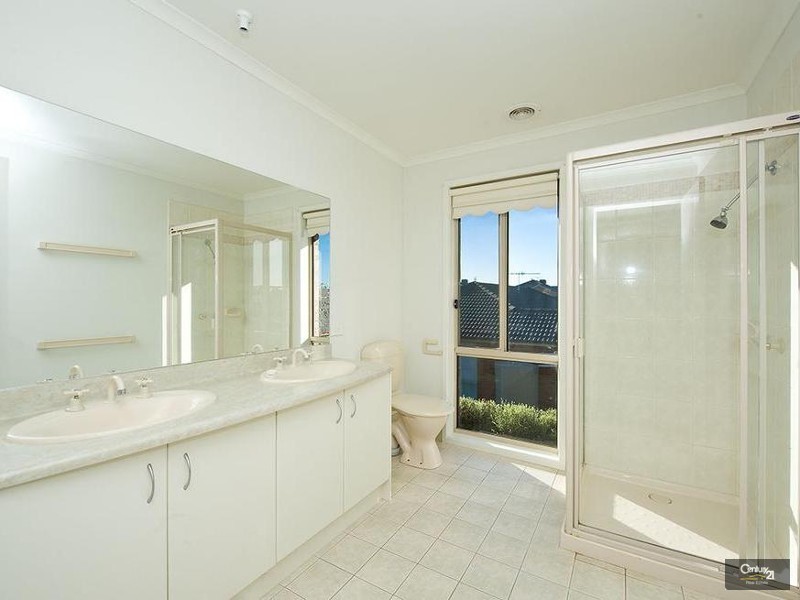 9 Domain Place, Point Cook VIC 3030