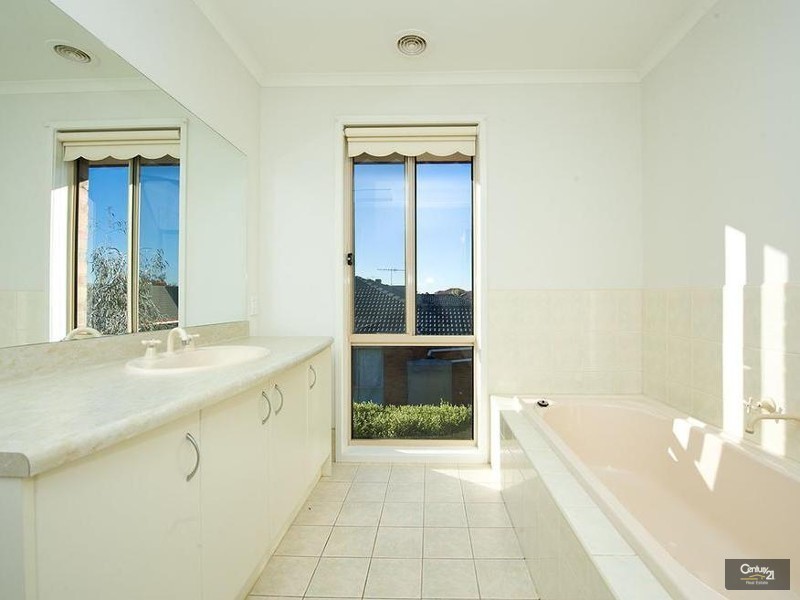 9 Domain Place, Point Cook VIC 3030