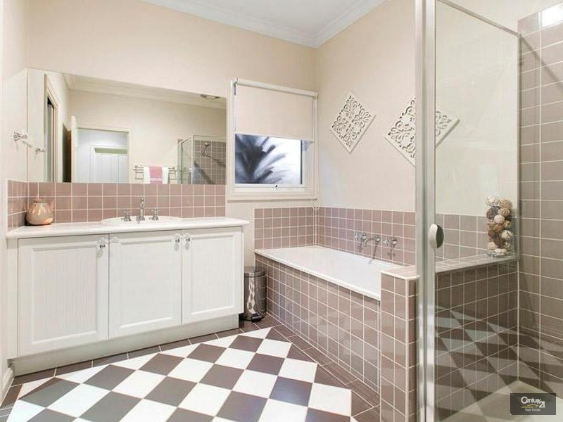 50 Foxwood Drive, Point Cook VIC 3030