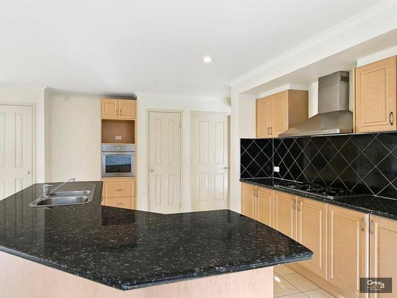 11 Whistler Crescent, Point Cook VIC 3030