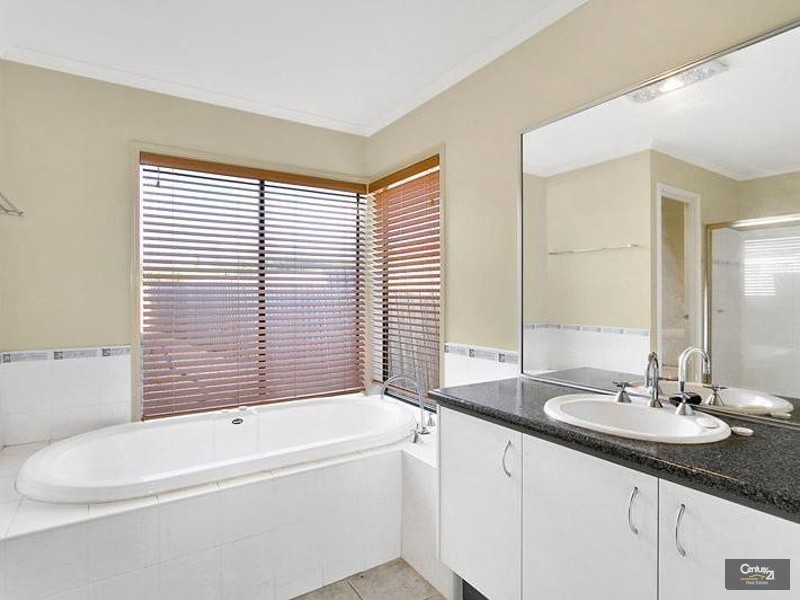 11 Whistler Crescent, Point Cook VIC 3030