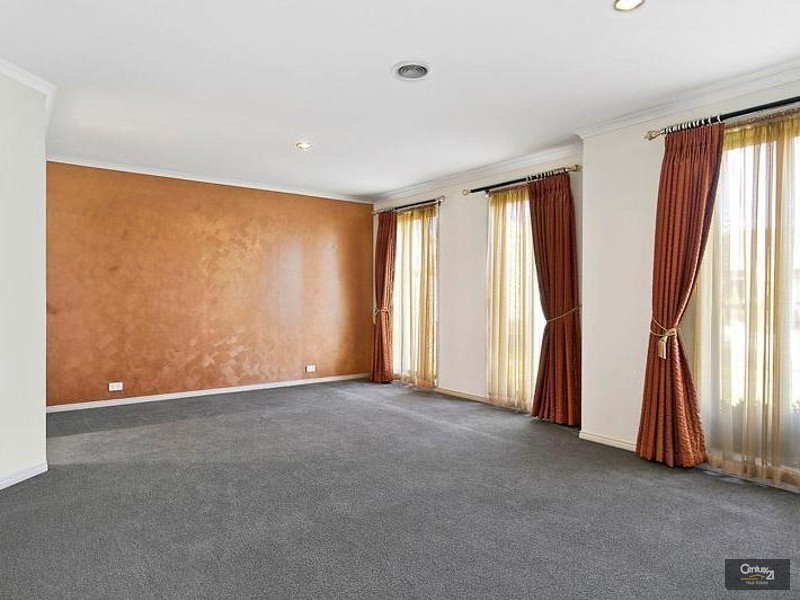 11 Whistler Crescent, Point Cook VIC 3030