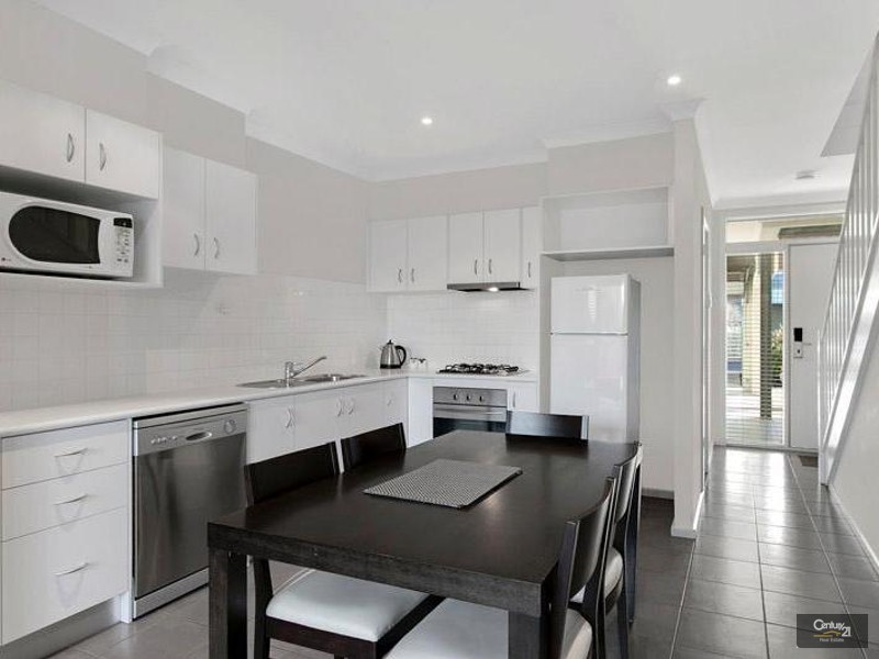 34/9 Greg Norman Drive, Sanctuary Lakes VIC 3030